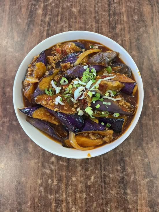 Eggplant with minced pork 肉末红烧茄子